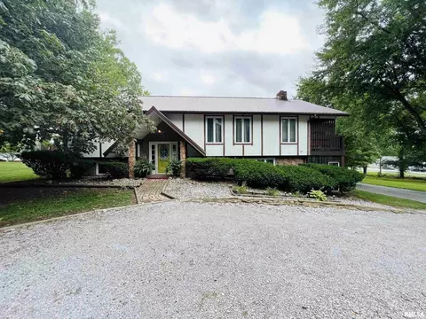 1105 Washington St, Eldorado, IL 62930