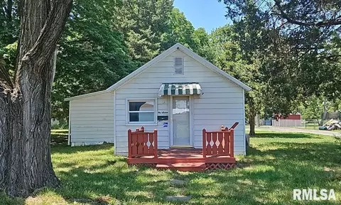 116 S Yoos St, Centralia, IL 62801