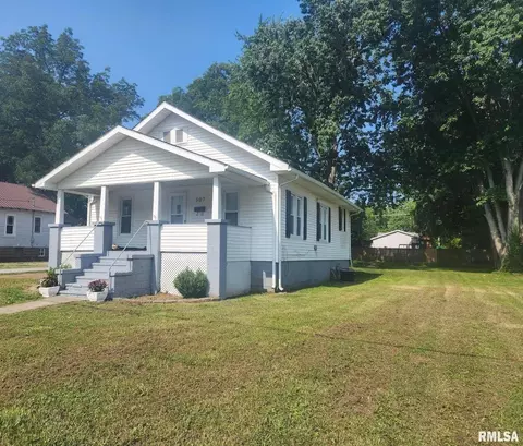 507 N Buchanan St, Benton, IL 62812