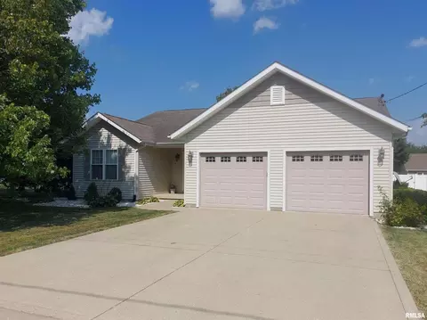 404 W Beacon Ct, Mount Vernon, IL 62864