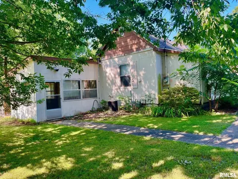 1108 Blakely St, Benton, IL 62812 photo 3