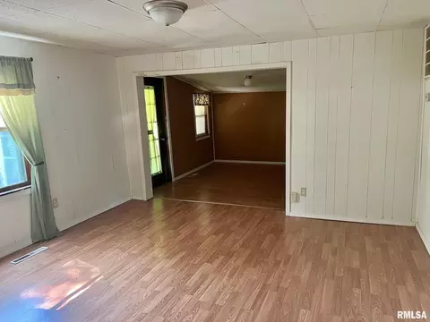 1108 Blakely St, Benton, IL 62812 photo 9