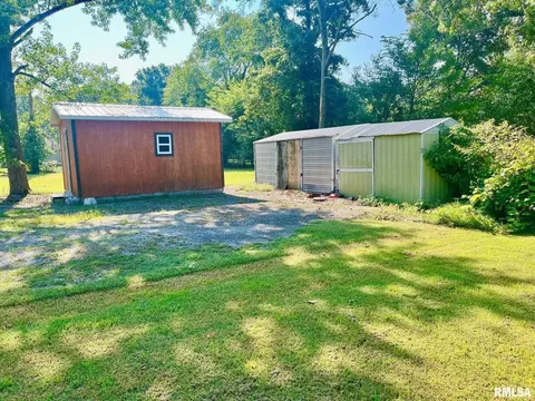 1108 Blakely St, Benton, IL 62812 photo 5