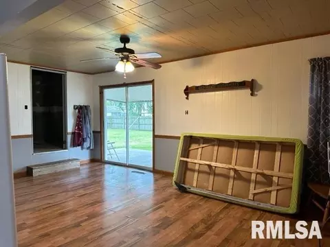 508 E Smith St, Benton, IL 62812 photo 13