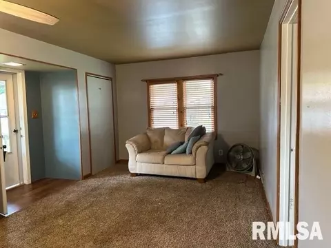 508 E Smith St, Benton, IL 62812 photo 8