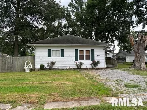 508 E Smith St, Benton, IL 62812