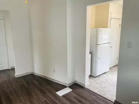 1237 N Poplar St, Centralia, IL 62801 photo 11