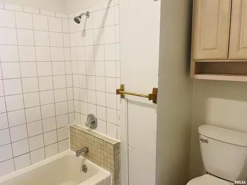 1237 N Poplar St, Centralia, IL 62801 photo 18