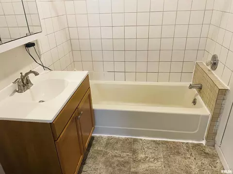 1237 N Poplar St, Centralia, IL 62801 photo 19