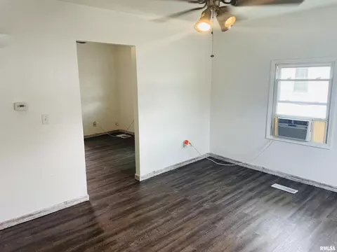 1237 N Poplar St, Centralia, IL 62801 photo 6