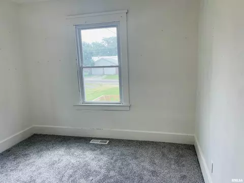 1237 N Poplar St, Centralia, IL 62801 photo 14