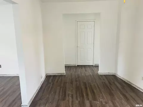 1237 N Poplar St, Centralia, IL 62801 photo 10