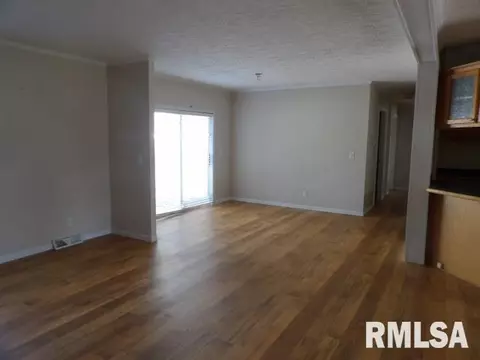 815 2nd St, Eldorado, IL 62930 photo 7