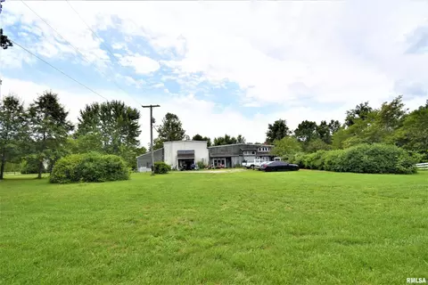179 Rebecca Ln, Centralia, IL 62801