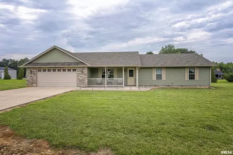 12400 Blue Sky Dr, Marion, IL 62959