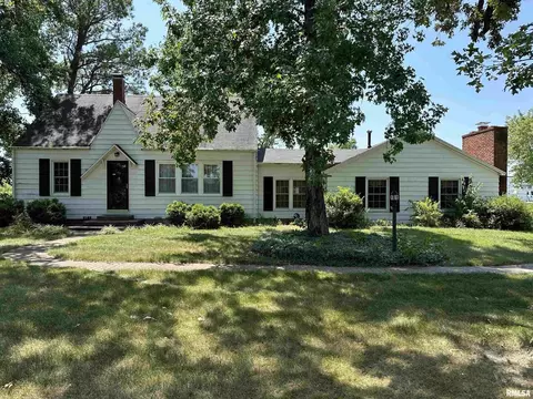 2480 Red Stripe Rd, Odin, IL 62870