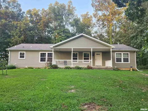 16588 County Road 200 E Rd, Dahlgren, IL 62828