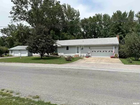 305 E Randolph St, Pinckneyville, IL 62274