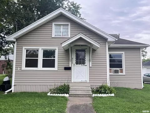 808 E St Louis St, West Frankfort, IL 62896