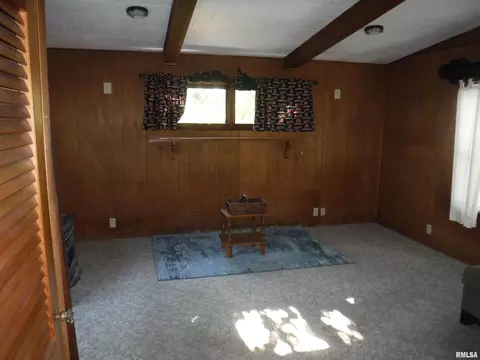 231 E Boone St, Salem, IL 62881 photo 4