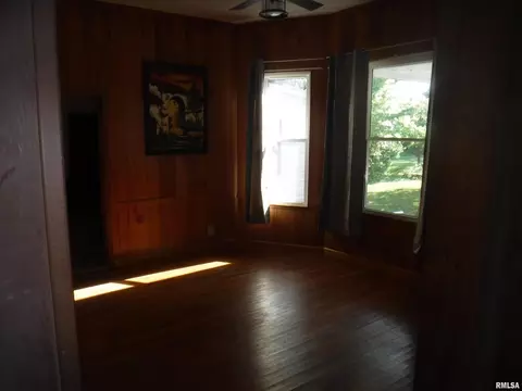 231 E Boone St, Salem, IL 62881 photo 5