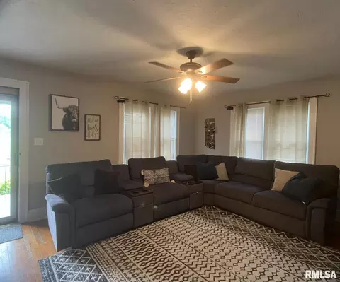 2012 Wall St, Murphysboro, IL 62966 photo 6