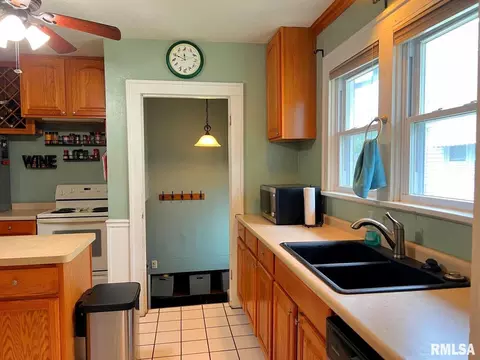 2012 Wall St, Murphysboro, IL 62966 photo 10