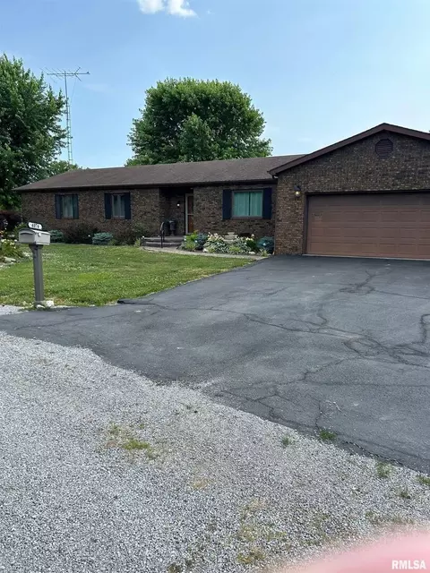 4074 Shiloh Circle Dr, Pinckneyville, IL 62274