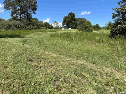 000 Ten Mile Rd, Macedonia, IL 62860