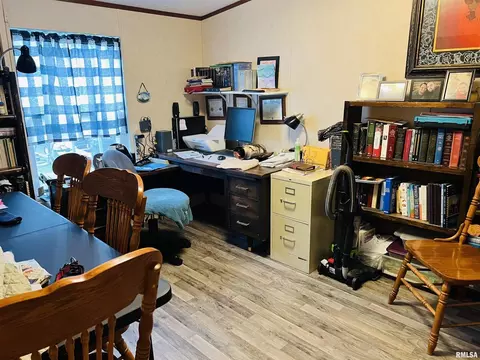 54 Academy St, Eldorado, IL 62930 photo 5