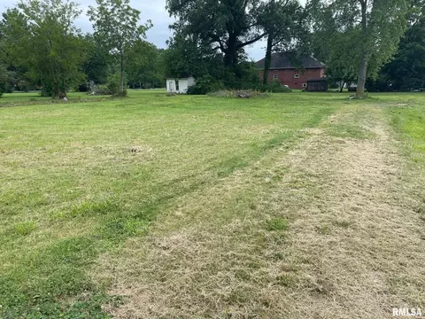 116 School St, Ewing, IL 62836 photo 2