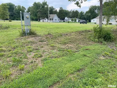 116 School St, Ewing, IL 62836 photo 6