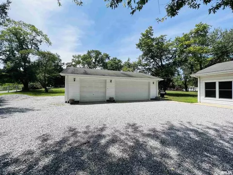 1045 Bourland Rd, Eldorado, IL 62930 photo 5