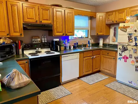 801 E Stotlar St #3, Herrin, IL 62948 photo 4