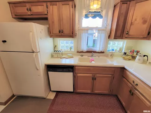 114 W 3rd St, Flora, IL 62839 photo 33