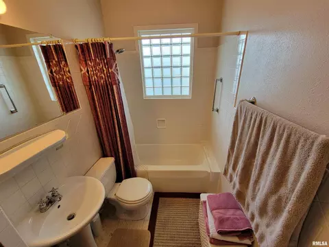 114 W 3rd St, Flora, IL 62839 photo 52