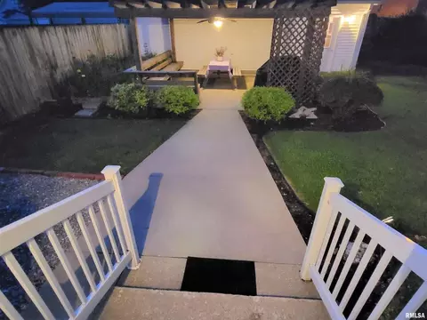 114 W 3rd St, Flora, IL 62839 photo 6