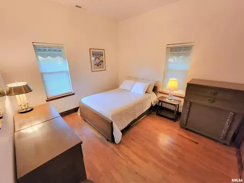 114 W 3rd St, Flora, IL 62839 photo 51
