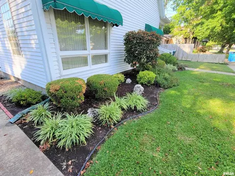 114 W 3rd St, Flora, IL 62839 photo 22