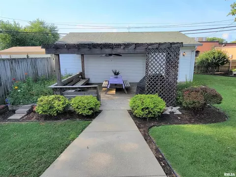 114 W 3rd St, Flora, IL 62839 photo 69