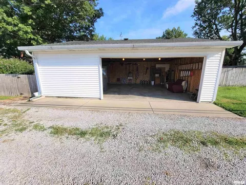 114 W 3rd St, Flora, IL 62839 photo 64