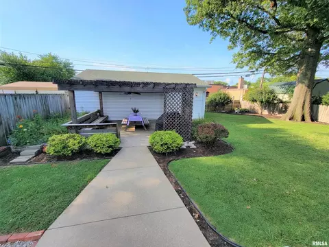 114 W 3rd St, Flora, IL 62839 photo 7