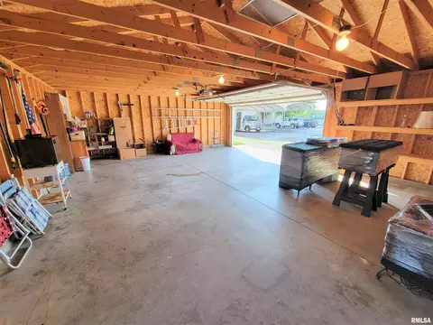 114 W 3rd St, Flora, IL 62839 photo 65