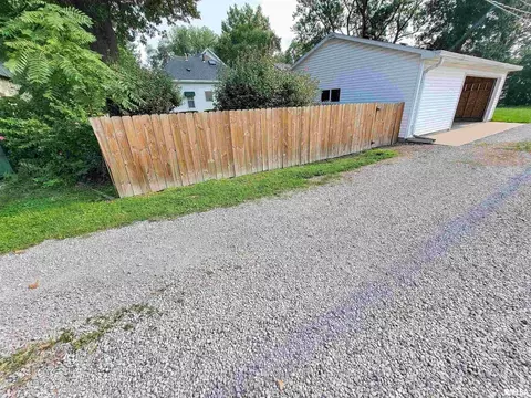 114 W 3rd St, Flora, IL 62839 photo 11
