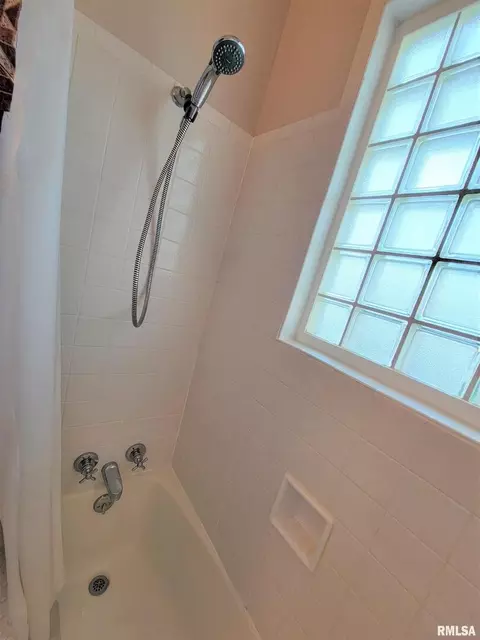 114 W 3rd St, Flora, IL 62839 photo 53