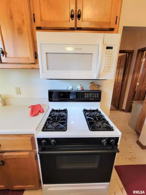 114 W 3rd St, Flora, IL 62839 photo 35