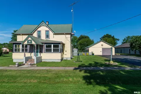 508 S Elm St, Ina, IL 62846