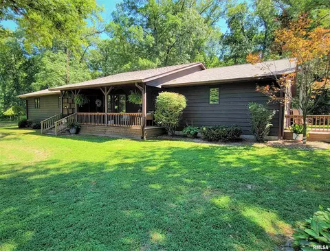 96 Forest Dr, Flora, IL 62839