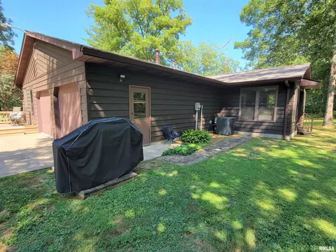 96 Forest Dr, Flora, IL 62839 photo 15