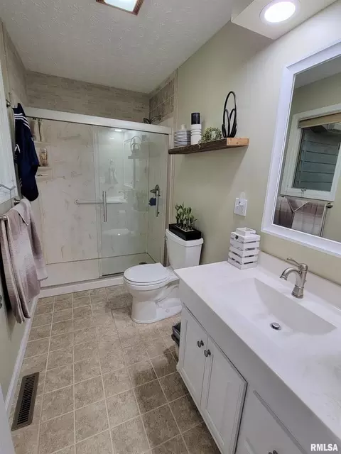 96 Forest Dr, Flora, IL 62839 photo 60